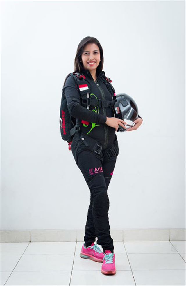 Naila Novaranti, atlet sekaligus instruktur berprestasi terjun payung (skydiving) asal Indonesia yang sudah mendunia. Kredit foto: Anggita Hutami R.