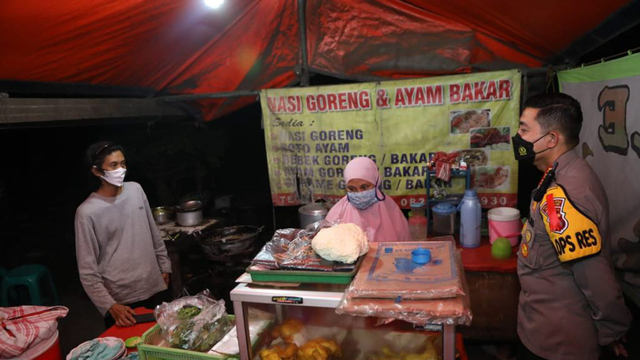 Kapolresta Tangerang Kombes Pol Wahyu Sri Bintoro saat patroli PPKM Darurat. Foto: Dok. Istimewa
