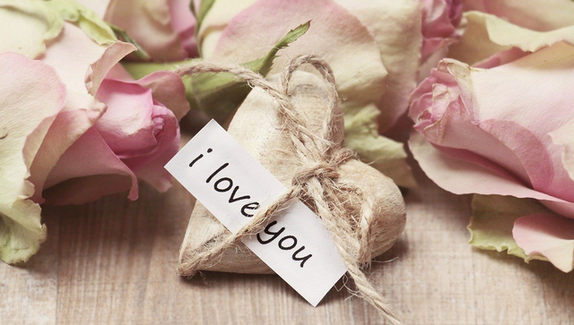 Di Indonesia sendiri ada beberapa daftar film romantis Indonesia terbaik yang bisa kalian nikmati. Foto. dok: Pixabay