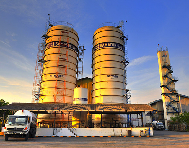 Pabrik gas PT Aneka Gas Industri Tbk (AGII) di bawah Samator Group yang di antaranya memproduksi oksigen yang sempat ditinjau Presiden Joko Widodo. Foto: Dok. Setkab.go.id