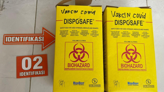 Tempat sampah peralatan vaksinasi Foto: Dok. Istimewa