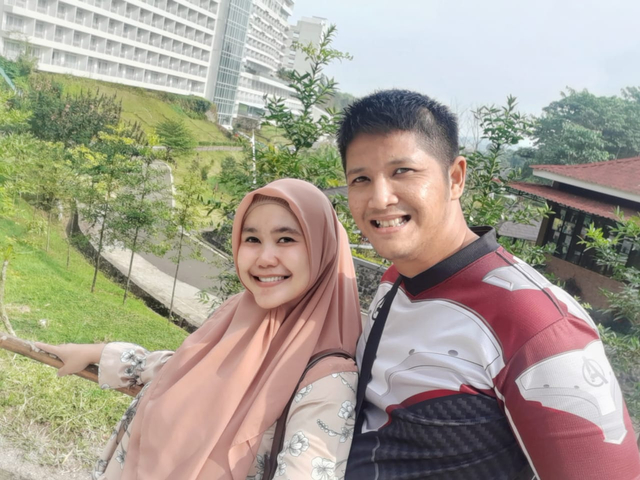 Sri Yunarsih dan suami Rahdi Maulida (dok: pribadi)