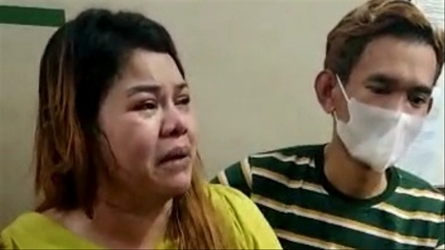 Ibu pemilik warkop bernama Amriana (kiri) yang kena razia Satpol PP Gowa, Suawesi Selatan. Foto: Dok. Istimewa