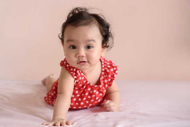 Ilustrasi Bayi Perempuan. Foto: Freepik