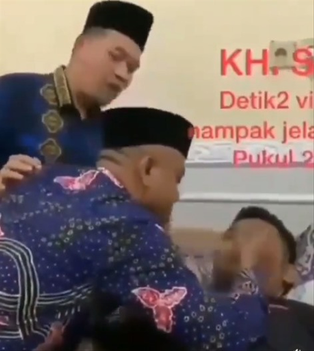 vurViral video dua orang pria nekat menghirup napas pasein COVID-19 yang sekarat. (Foto: Instagram @infotabedaeng)