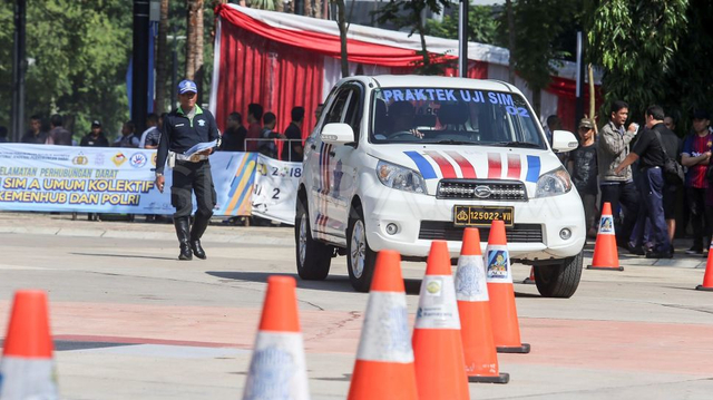 Ilustrasi ujian atau test praktik SIM A mobil. Foto: Dok. Istimewa