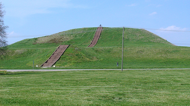 Bekas peninggalan megapolitan kuno Cahokia | Wikimedia Commons/Skubasteve834 (CC)