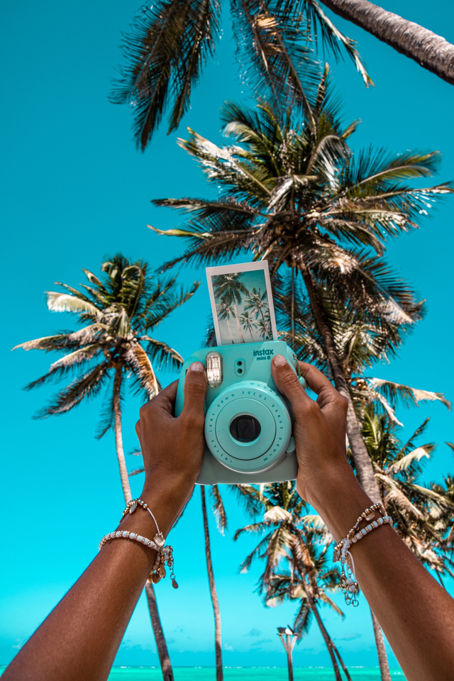 Ilustrasi kamera polaroid. Foto: Shutter Stock