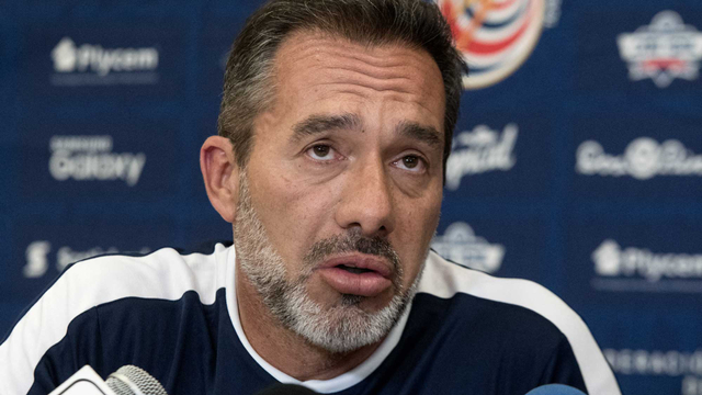 Mantan pelatih Tim Nasional Kosta Rika,  Gustavo Matosas. Foto: EZEQUIEL BECERRA/AFP