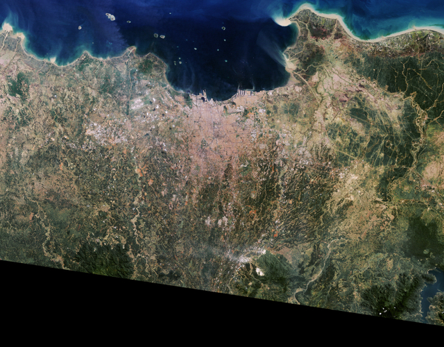Citra satelit Landsat TM Wilayah DKI Jakarta dan sekitarnya diambil 9 Juli 1990. Kredit Foto: NASA