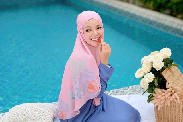 Dewi Sandra. Foto: Instagram @dewisandra