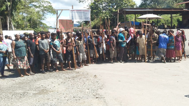 Massa Erdi Dabi saat penyampaian aspirasi di Elelim, Kabupaten Yalimo. (Dok Humas Polda Papua)