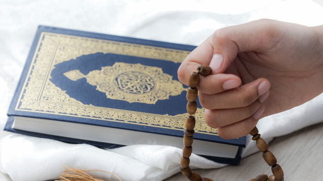 Ilustrasi berdoa. Foto: Shutter Stock