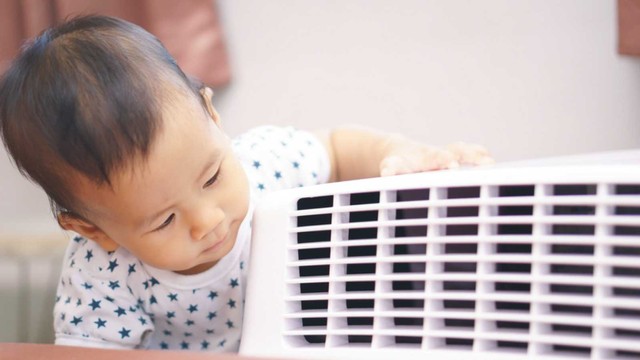 Ilustrasi bayi dengan AC. Foto: Shutter Stock