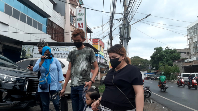 Amriana (34), ibu pemilik warkop yang menjadi korban pemukulan anggota Satpol PP Gowa. Foto: Dok. Istimewa
