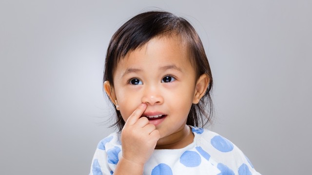 Hidung Anak Kemasukan Benda? Begini Cara Atasinya, Moms Foto: Shutter Stock