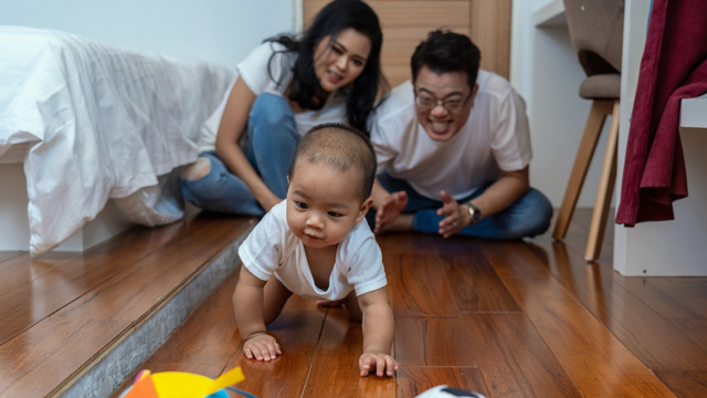 Cara Stimulasi Bayi Agar Bisa Cepat Merangkak Foto: Shutter Stock