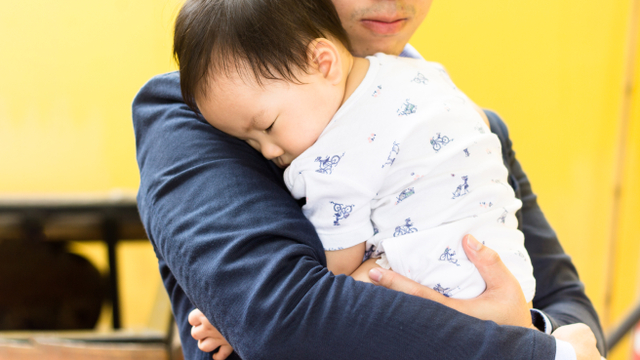 Ilustrasi anak bersama ayah. Foto: Shutter Stock