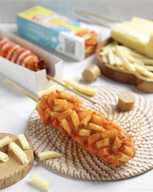 Korean hotdog dari Cheon Indonesia. Foto: Instagram/@cheon.indonesia