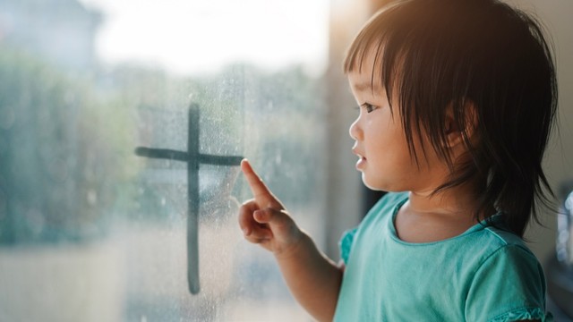 Panduan Menjelaskan Peristiwa Jumat Agung pada Anak Balita  Foto: Shutter Stock