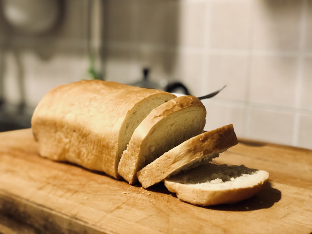 Ilustrasi cara membuat roti tawar. Sumber: Unsplash