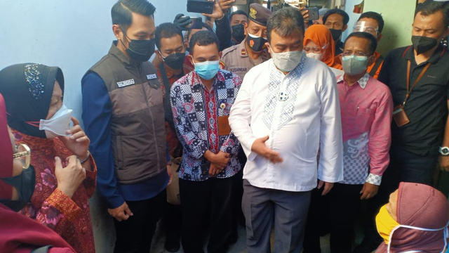 Risma marahi Kadinsos saat blusukan ke Tuban.  Foto: Dok. Istimewa