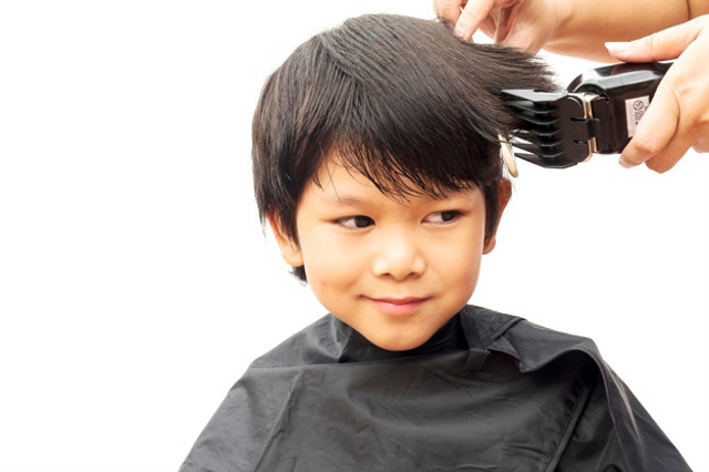 Ilustrasi Memotong Rambut Anak Laki-laki. Foto: Freepik