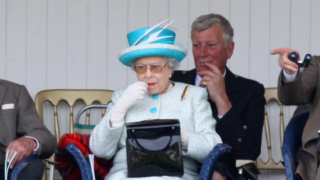 Punya Tampilan Makeup Ikonis, Ini 2 Lipstik yang Jadi Andalan Ratu Elizabeth II. Foto: Jeff J Mitchell/Getty Images