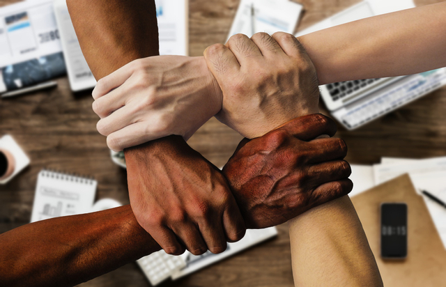 Sikap yang tidak sesuai dengan nilai pancasila. Sumber: pixabay.com