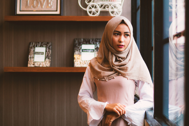 Ilustrasi 5 Model Kebaya Muslim Ala Selebgram yang Modis untuk Kondangan. Foto: Pexels