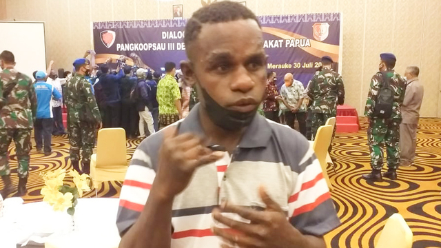 Steven, pemuda 17 tahun, korban kekerasan 2 prajurit Lanud Merauke minta maaf kepada seluruh masyarakat Papua, termasuk Indonesia pada umumnya. (BumiPapua.com/Abdel Syah) 