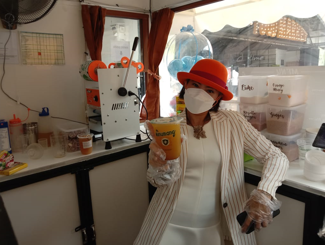 Poppy Sovia Buka Usaha Minuman Herbal. Foto: Dok Poppy Sovia