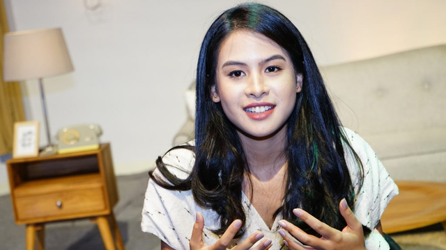 Penyanyi sekaligus aktris Maudy Ayunda saat konferensi pers single berjudul Goodbye di Kemang, Jakarta, Kamis, (5/9). Foto: Ronny