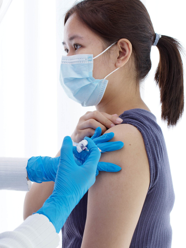 Ilustrasi vaksin ibu hamil. Foto: Shutter Stock