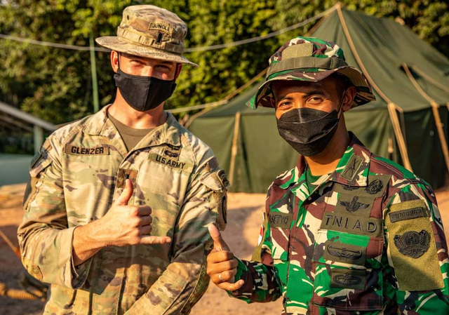 Keakraban pasukan TNI AD dan US Army peserta latma Garuda Shield 15/2021. Foto: Dok. 25th Infantry Division