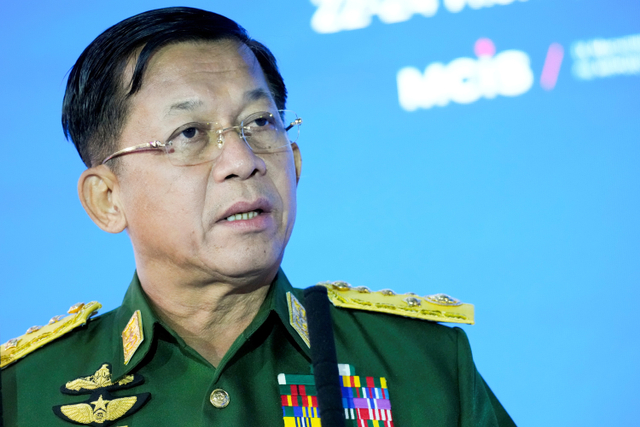 Panglima angkatan bersenjata Myanmar, Jenderal Senior Min Aung Hlaing. Foto: Alexander Zemlanichenko/Pool/REUTERS