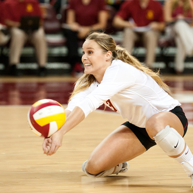 Ilustrasi Passing Bawah Voli (Sumber: Pixabay)