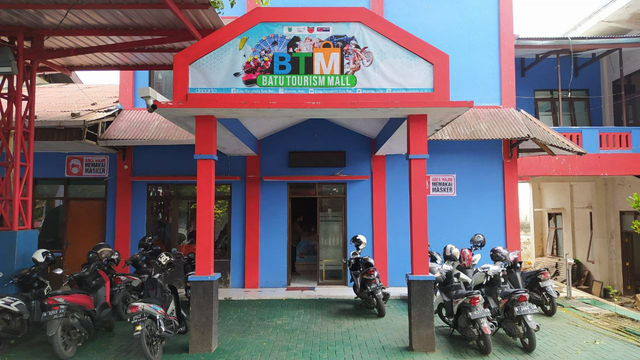 Bangunan aset Pemkot Batu yang semula markas mobil pemadam kebakaran ini, akan disulap jadi Batu Tourism Mall atau pusat informasi pariwisata. Foto: Ulul Azmy