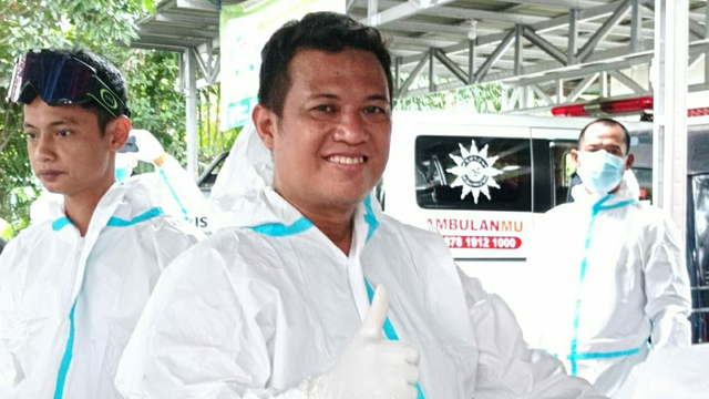 Tofani Pane bersama rekan-rekan relawan MCCC Sewon, Bantul, DIY. Foto: Widi Erha Pradana