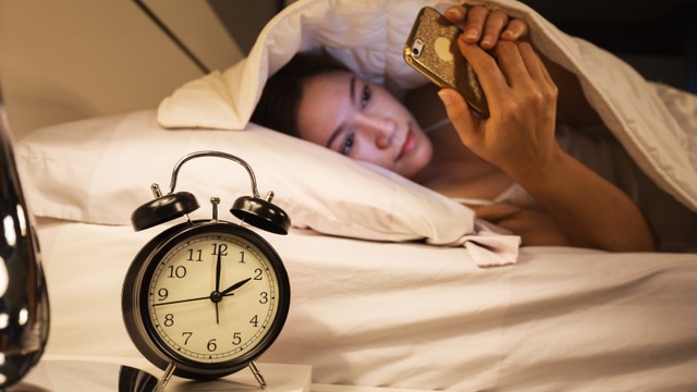 Ilustrasi Bergadang. Foto: Shutterstock