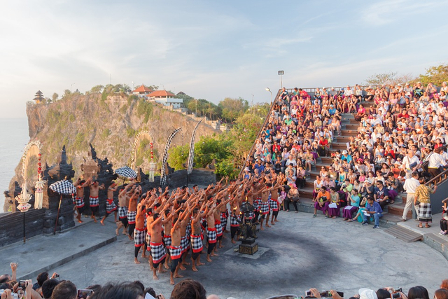 Tari Kecak. (Foto: https://pixabay.com)