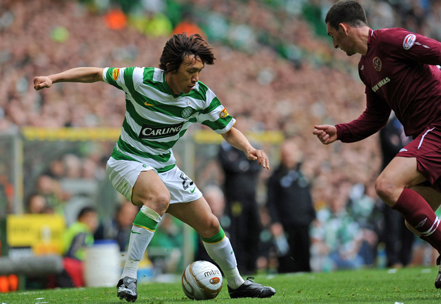 Shunsuke Nakamura, eks pemain Celtic asal Jepang. Foto: Paul Ellis/AFP