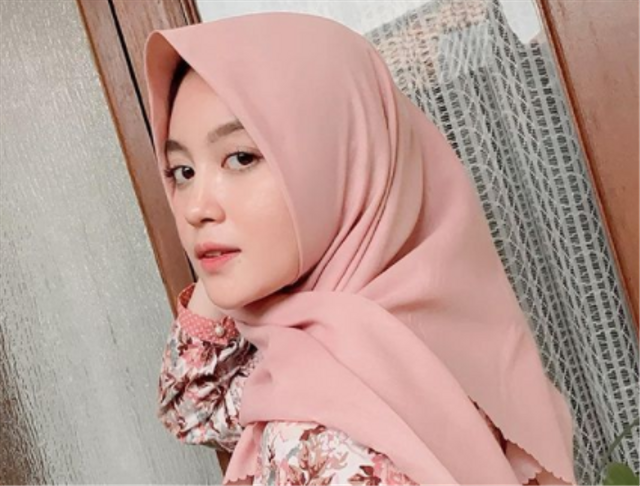 Nabilah Eks JKT48 yang kini berhijab. Foto: Instagram/nblh.ayu