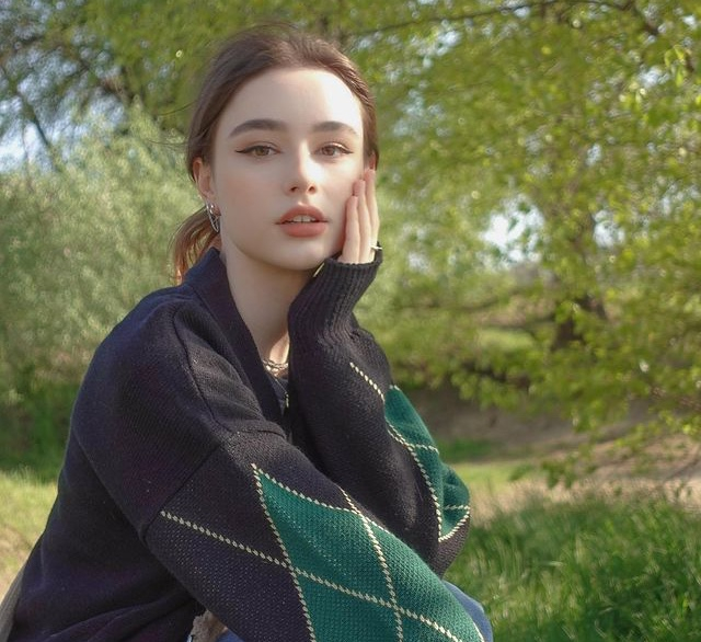 Biodata Dasha Taran. Sumber: akun instagram @taaarannn