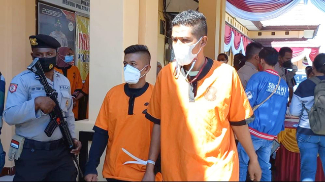 Polisi tangkap 3 pelaku pembuatan surat swab palsu di Kota Jayapura. (BumiPapua.com/Katharina)
