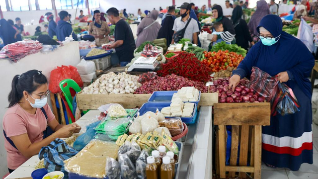 Suasana di Pasar Almahirah, Banda Aceh. Foto: Suparta/acehkini