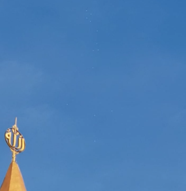 Tangkapan layar video belasan benda misterius di langit Palangka Raya, Kalimantan Tengah/InfoPBUN/foto : IST