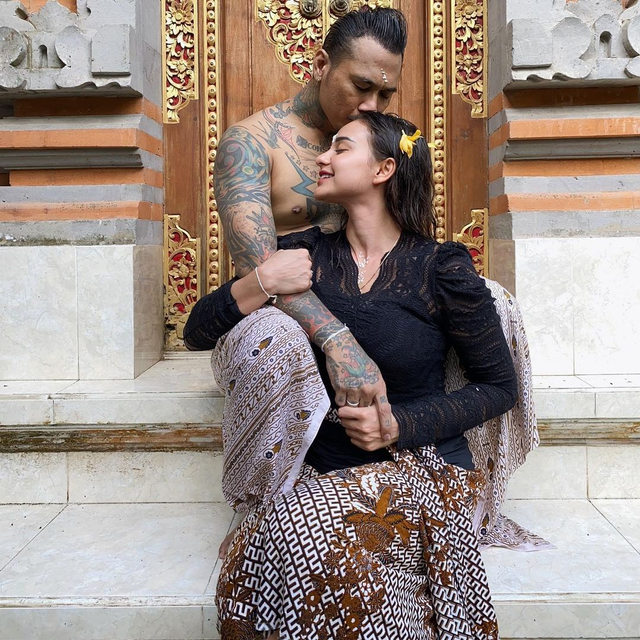 Jerinx SID dan Nora Alexandra. Foto: Instagram/ncdpapl