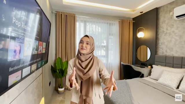 Melihat Kamar Tidur Wirda Mansur yang Mewah Seperti di Hotel Berbintang. Foto: YouTube/WIRDA MANSUR