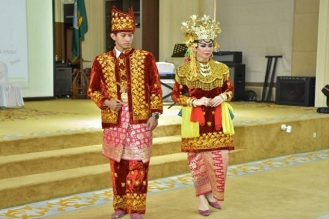 Pakaian Adat Jambi. Foto: pariwisataindonesia.id
